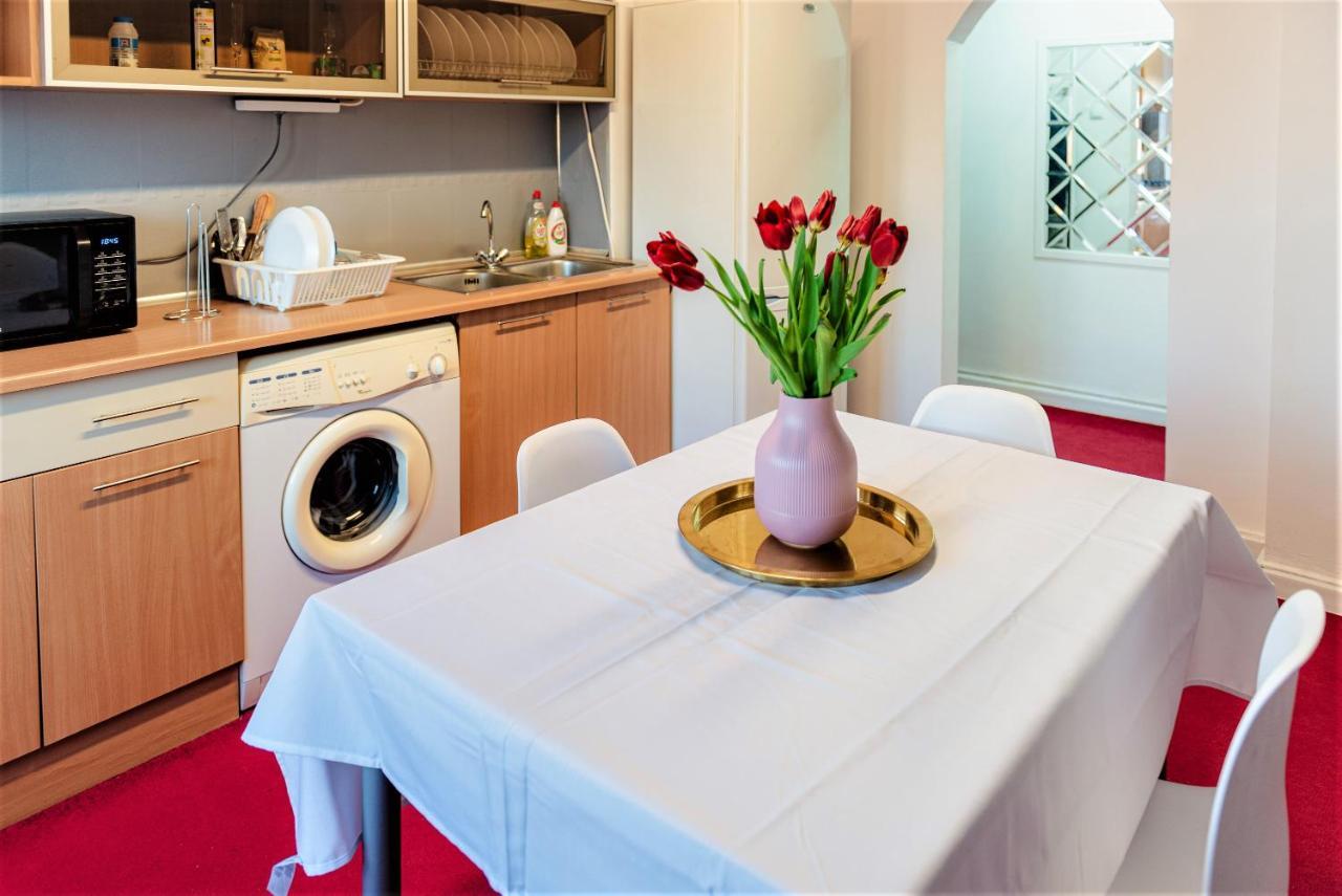 Parliament Marriott Unirii Square 5 Bedrooms Luxury Old Town Appartamento *